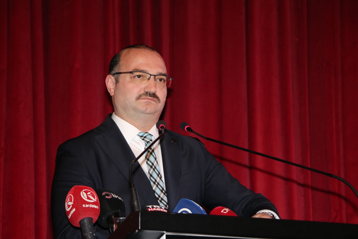 Erzurum’da düzenlenen törende yaklaşık 2 bin bilirkişi adayı yemin etti